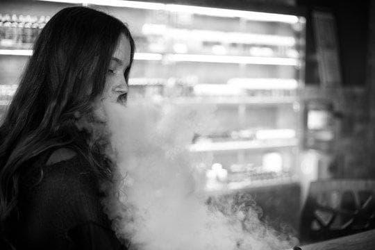 e-smoke Ratgeber für Reisende – e shisha im handgepäck sicher mitnehmen, wichtige Regeln und Akku-Tipps