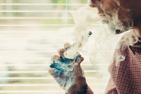 IBVape Shop testet e.l.f. liquid eyeliner, Anwendungstipps, Farbauswahl und exklusive Angebote