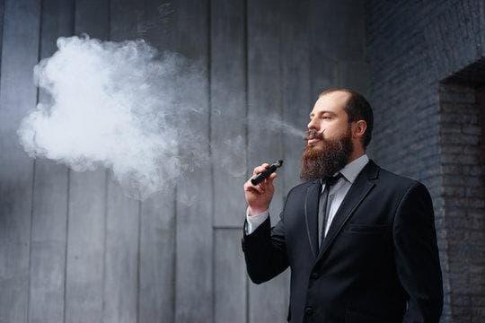 Vape sorgt für gelbe Zähne Wie bekommt man von E Zigaretten gelbe Zähne wirklich