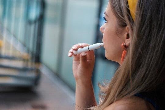 E-papierosy richtig einschätzen und verstehen, warum e zigarette bronchitis bei Nutzern häufiger auftritt